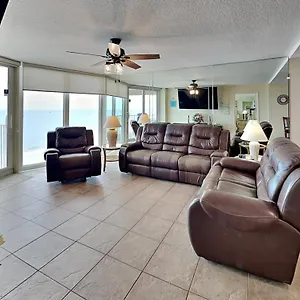 shores-club-703-2-bedrooms-7th-floor-oceanfront-sleeps-6.thedaytonabeachhotels.com/